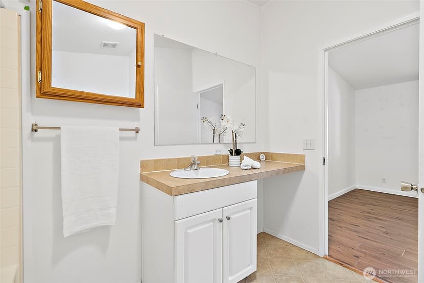 Property photo for 1720 Maple Lane Court #22, Kent photo 30