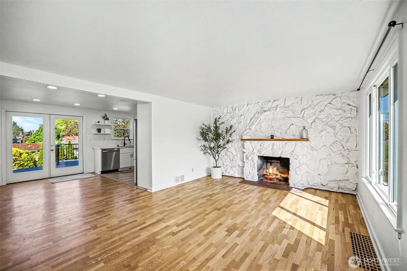 Property photo for 622 N Howard Street, Tacoma photo 3