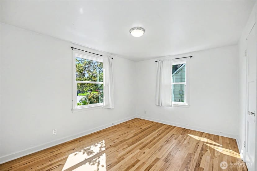 Property photo for 622 N Howard Street, Tacoma photo 10