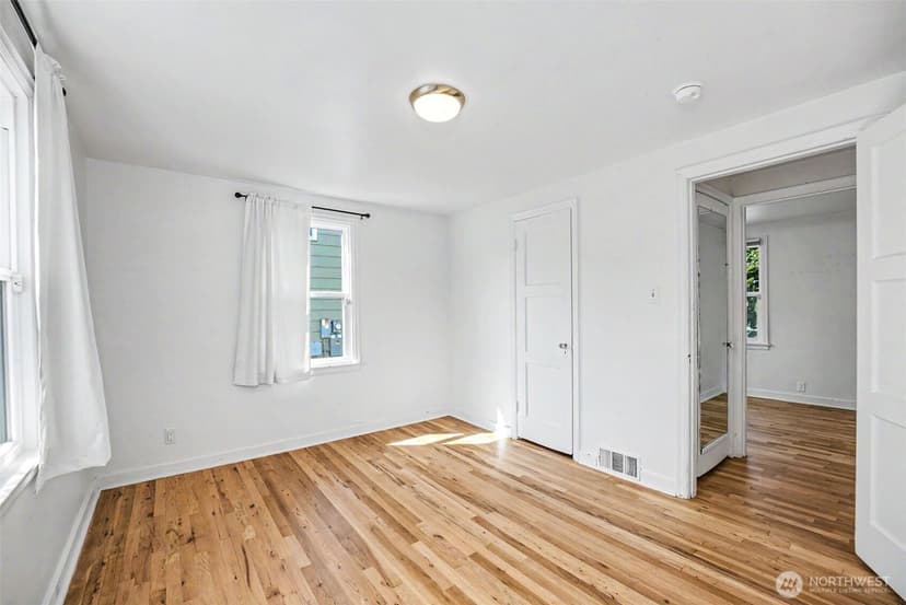 Property photo for 622 N Howard Street, Tacoma photo 11