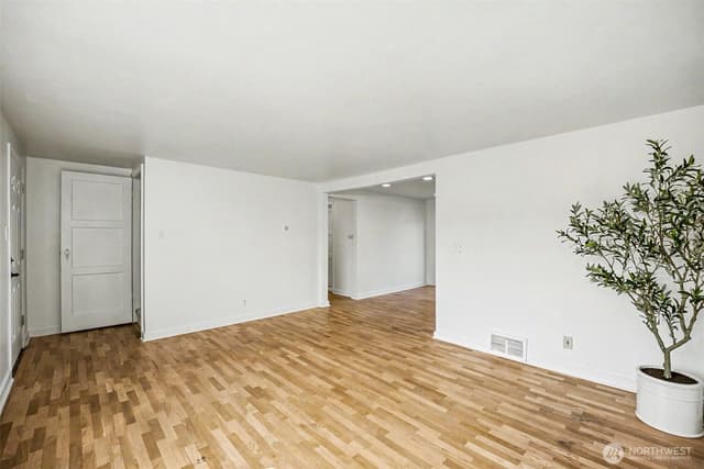 Property photo for 622 N Howard Street, Tacoma photo 5