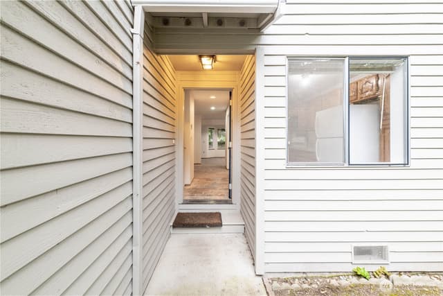 Property photo for 15307 15th Avenue NE #7, Shoreline photo 3