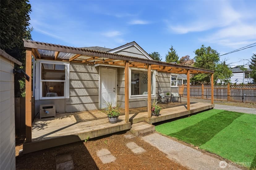 Property photo for 1329 N Cambrian Avenue, Bremerton