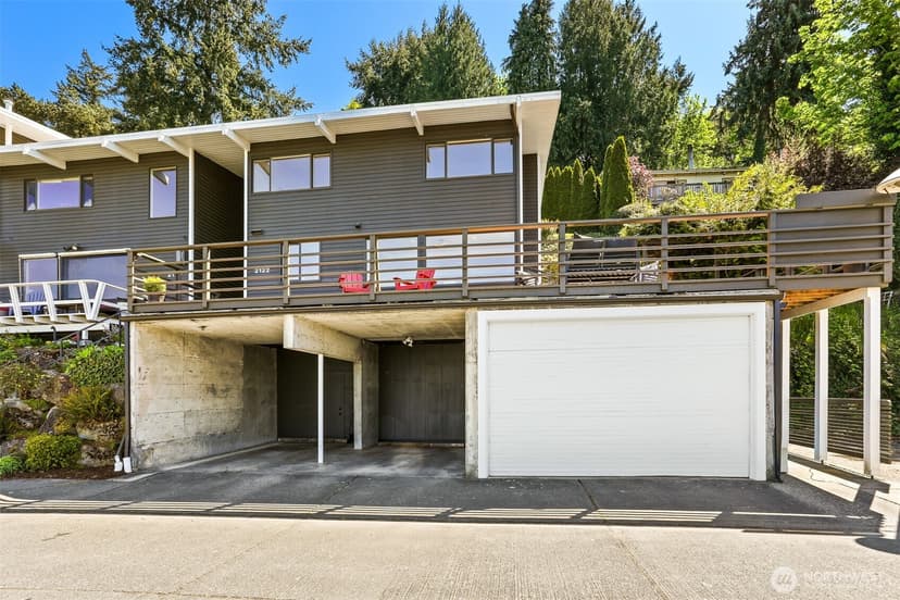 Property photo for 2122 Halleck Avenue SW, Seattle photo 7