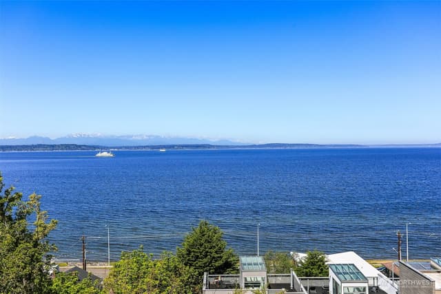 Property photo for 2122 Halleck Avenue SW, Seattle photo 4