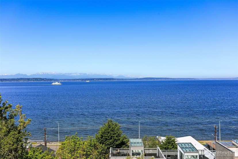 Property photo for 2122 Halleck Avenue SW, Seattle photo 4