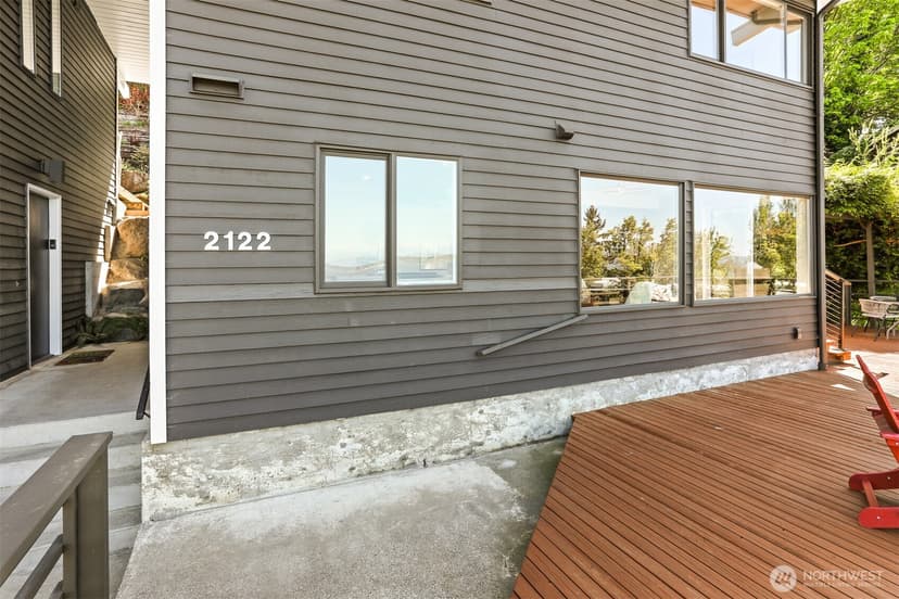 Property photo for 2122 Halleck Avenue SW, Seattle photo 8
