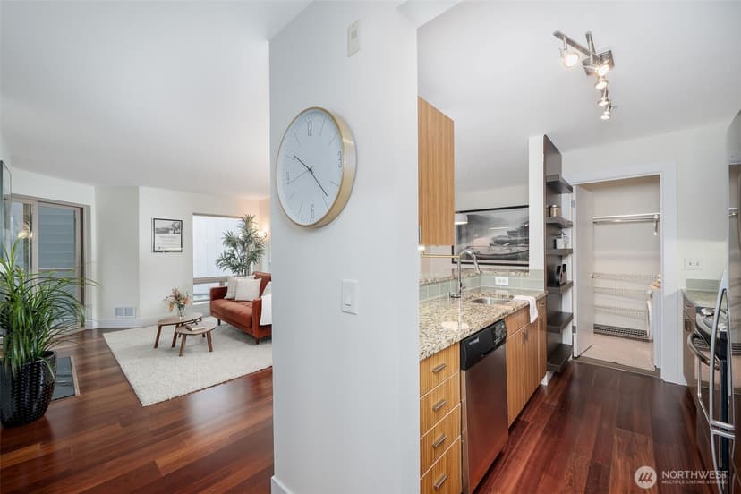Property photo for 711 E Denny Way #306, Seattle photo 7