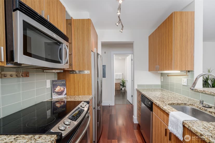 Property photo for 711 E Denny Way #306, Seattle photo 8