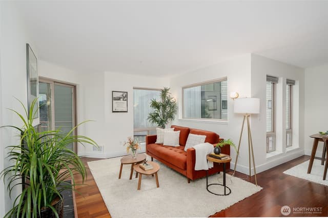 Property photo for 711 E Denny Way #306, Seattle photo 2