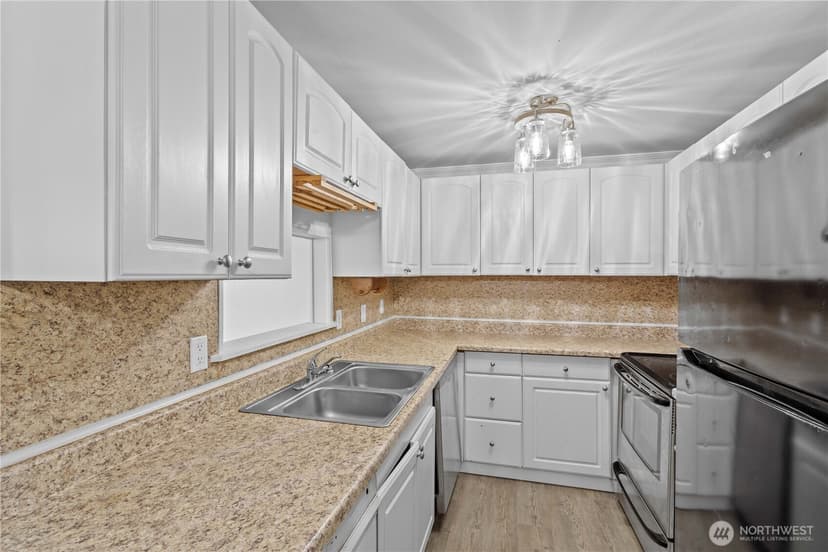 Property photo for 3236 Phillips Avenue, Bremerton photo 9