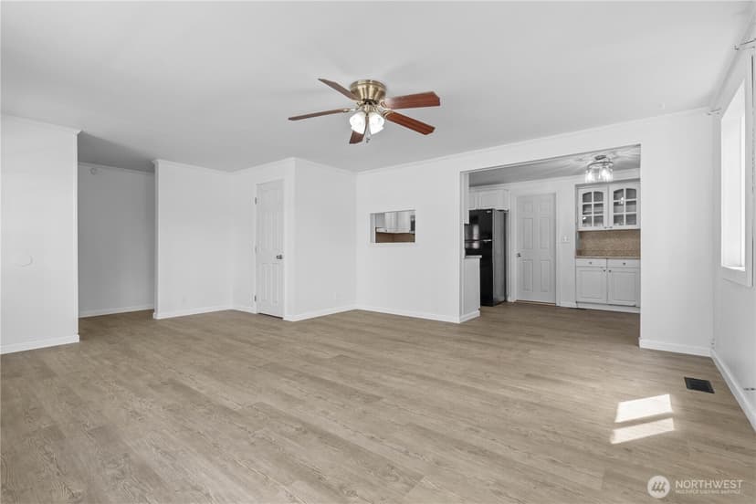 Property photo for 3236 Phillips Avenue, Bremerton photo 4