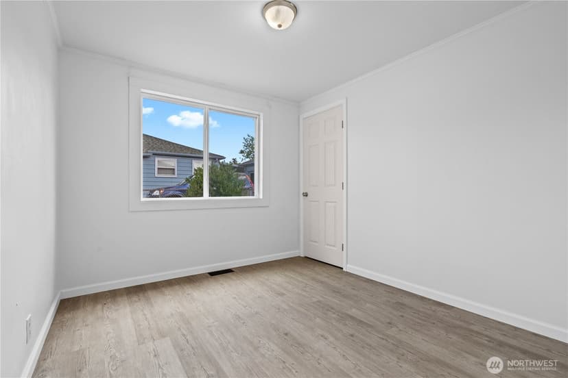 Property photo for 3236 Phillips Avenue, Bremerton photo 16