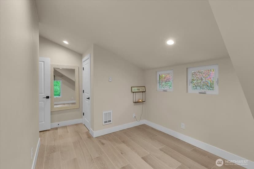 Property photo for 1273 Beach Drive E, Port Orchard photo 30