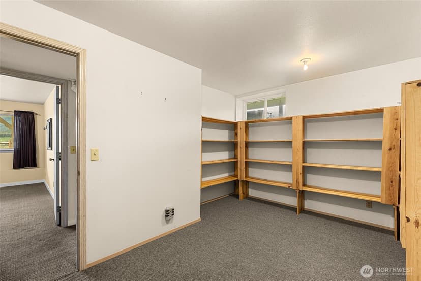 Property photo for 9950 North Road, Leavenworth photo 32