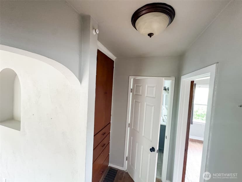 Property photo for 215 J Street SE, Auburn photo 12