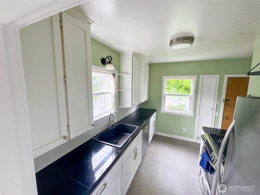 Property photo for 215 J Street SE, Auburn photo 15