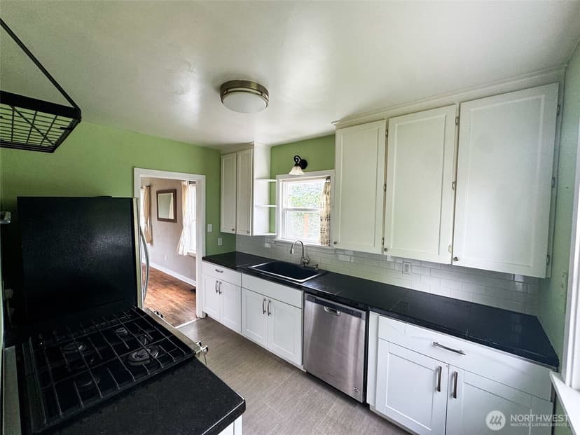 Property photo for 215 J Street SE, Auburn photo 16