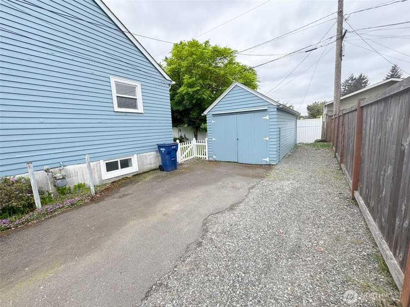 Property photo for 215 J Street SE, Auburn photo 4