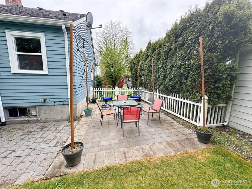 Property photo for 215 J Street SE, Auburn photo 27