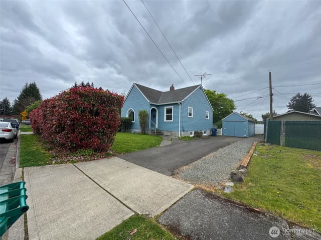 Property photo for 215 J Street SE, Auburn
