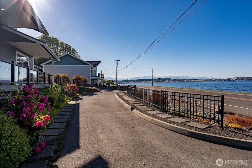 Property photo for 1253 Beach Drive E, Port Orchard photo 6