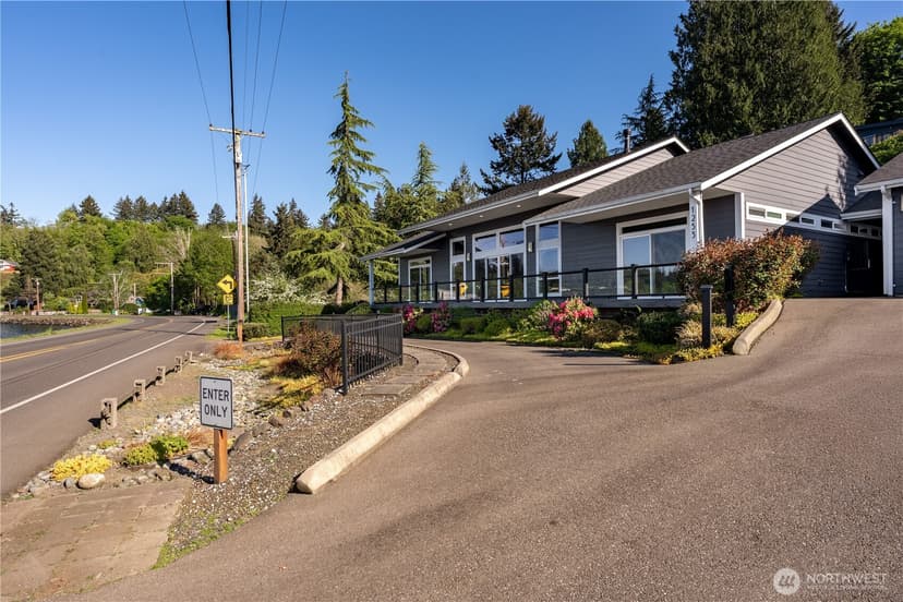 Property photo for 1253 Beach Drive E, Port Orchard photo 22