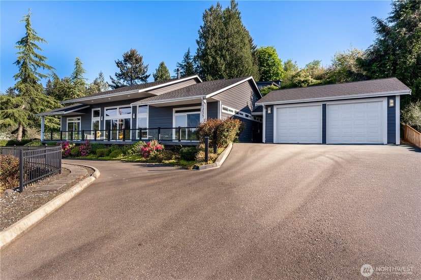Property photo for 1253 Beach Drive E, Port Orchard photo 3