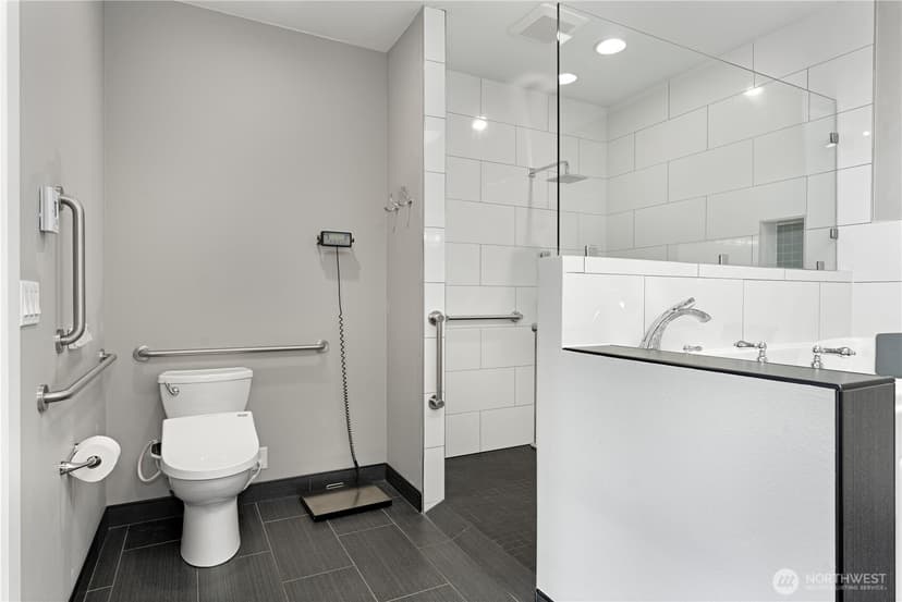 Property photo for 1253 Beach Drive E, Port Orchard photo 18