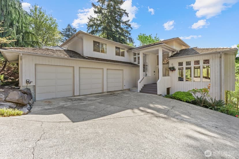 Property photo for 13032 204th Place SE, Issaquah photo 3