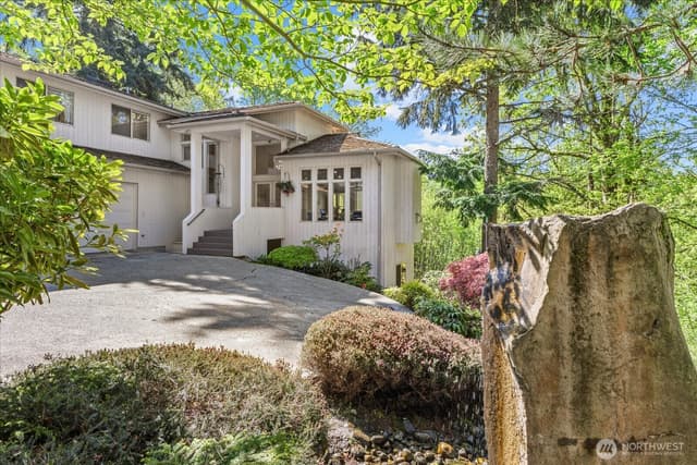 Property photo for 13032 204th Place SE, Issaquah photo 4