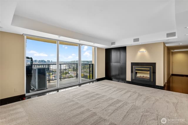 Property photo for 4540 8th Avenue NE #2106, Seattle photo 5