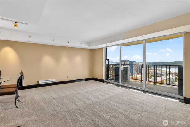Property photo for 4540 8th Avenue NE #2106, Seattle photo 4