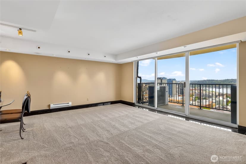 Property photo for 4540 8th Avenue NE #2106, Seattle photo 4