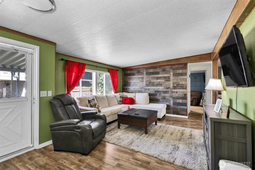 Property photo for 9007 53rd Avenue Ct E, Tacoma photo 4