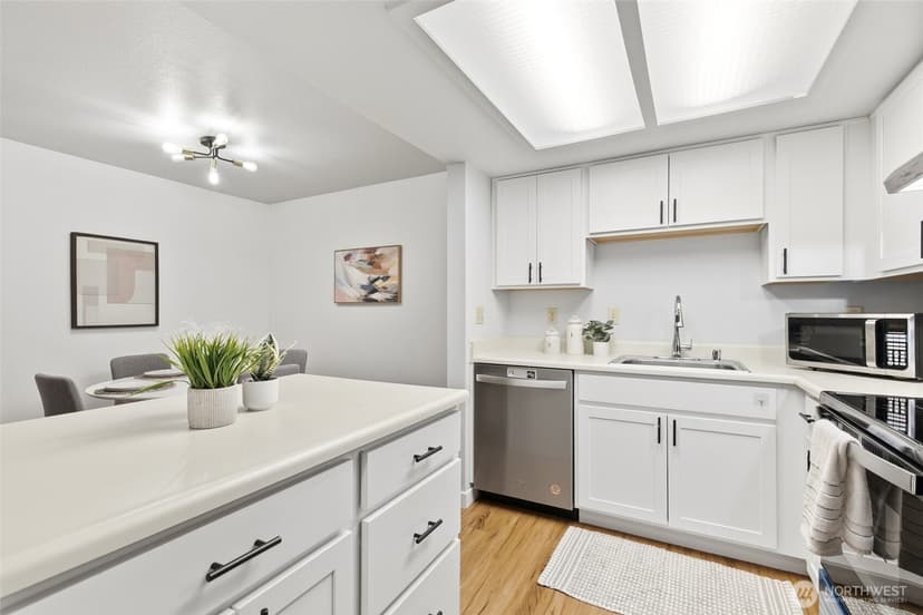 Property photo for 4106 Factoria Boulevard SE #205, Bellevue photo 10
