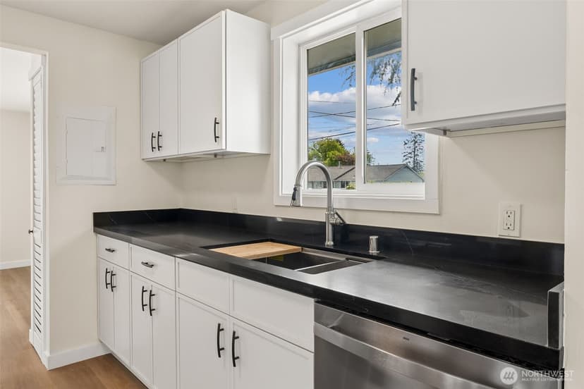 Property photo for 928 Dibb Street, Bremerton photo 9