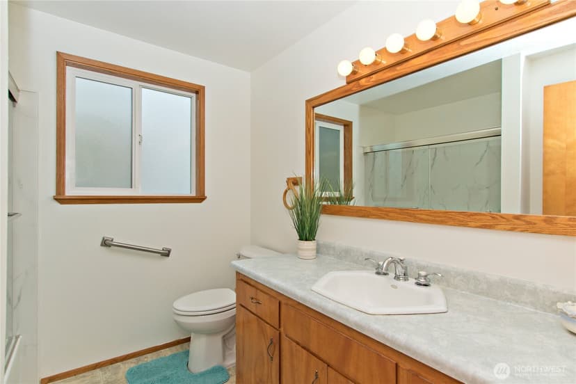 Property photo for 25040 180th Avenue SE, Kent photo 16