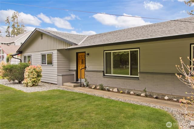 Property photo for 25040 180th Avenue SE, Kent photo 3
