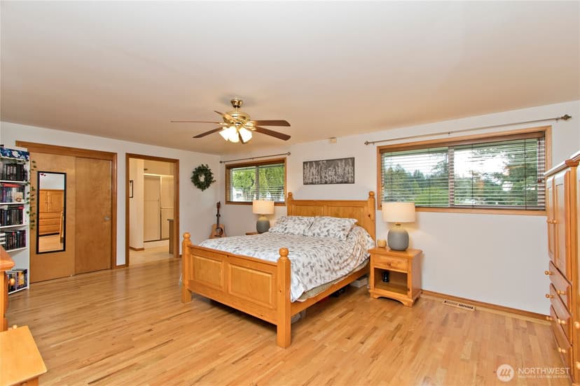 Property photo for 25040 180th Avenue SE, Kent photo 14