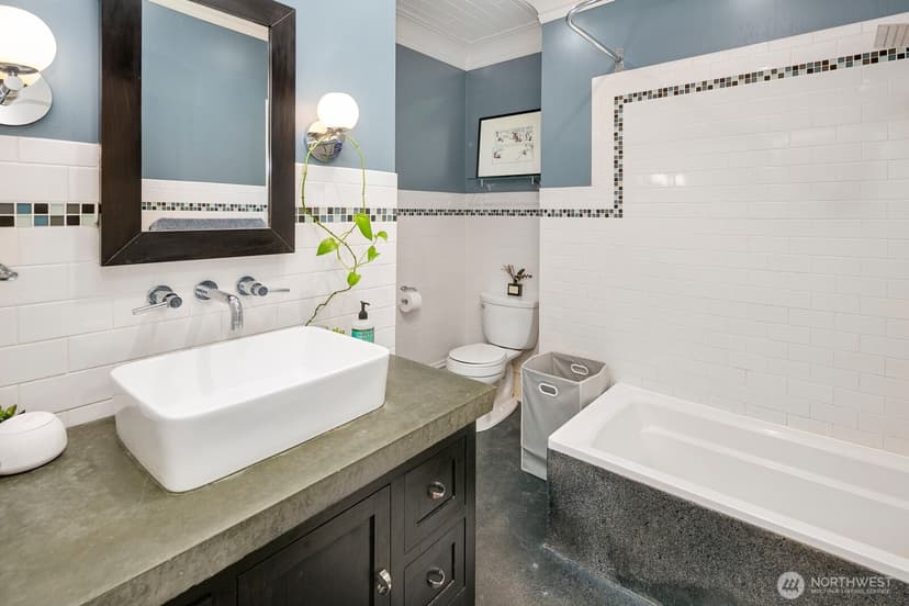 Property photo for 7 Harrison Street #39, Seattle photo 18