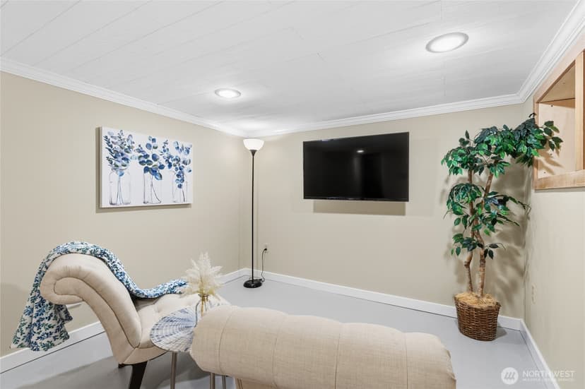 Property photo for 2300 NE 8th Place, Renton photo 19