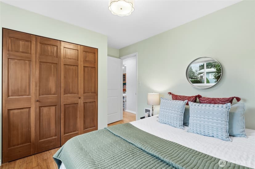 Property photo for 2300 NE 8th Place, Renton photo 14
