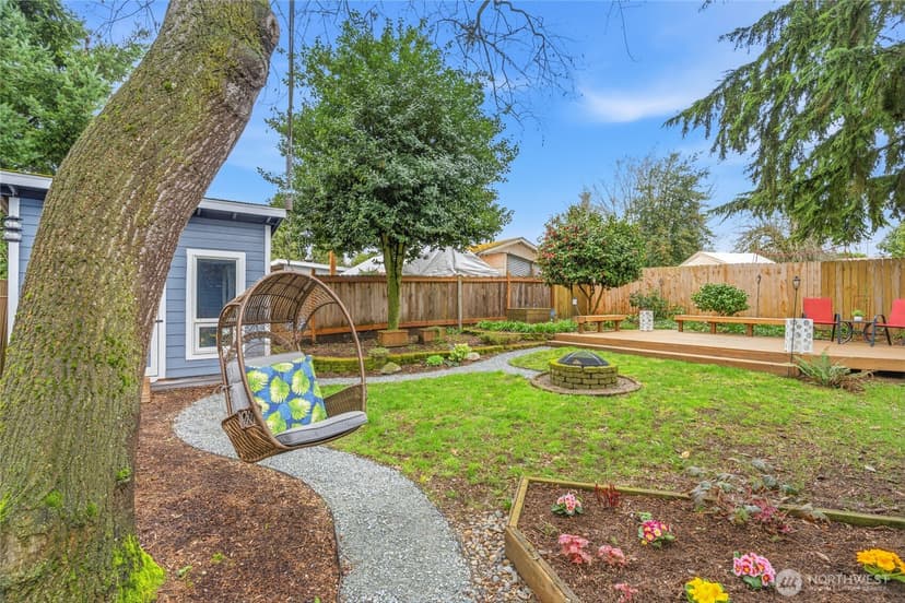Property photo for 2300 NE 8th Place, Renton photo 22