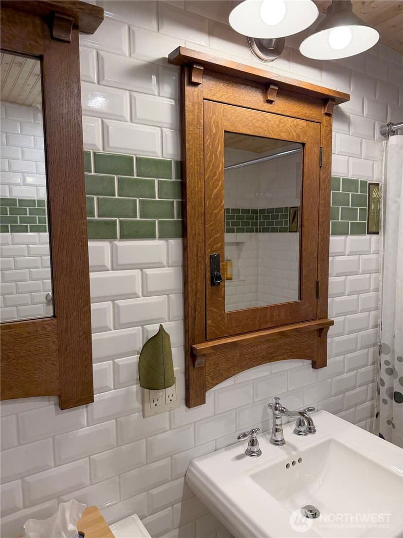 Property photo for 4801 Lakeside Drive, Langley photo 11