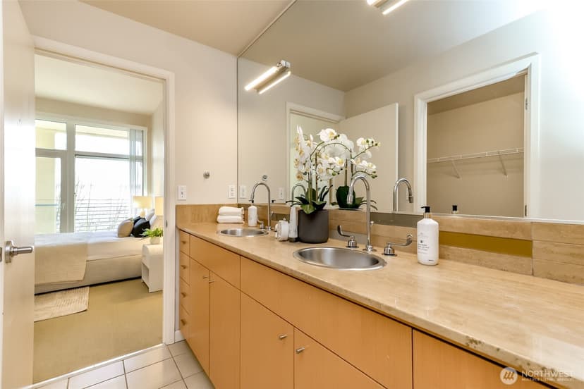 Property photo for 17 W Mercer Street #301, Seattle photo 19