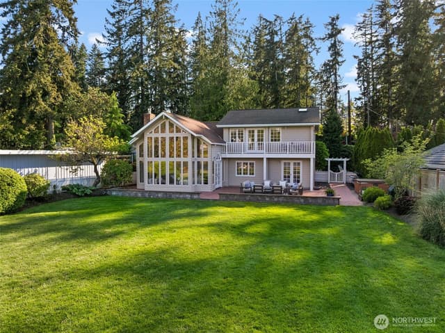 Property photo for 3012 Marine Drive, Bremerton photo 2