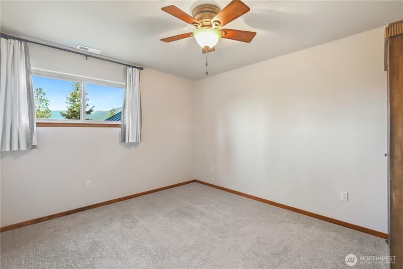 Property photo for 72 Telluride Drive, Ronald photo 33