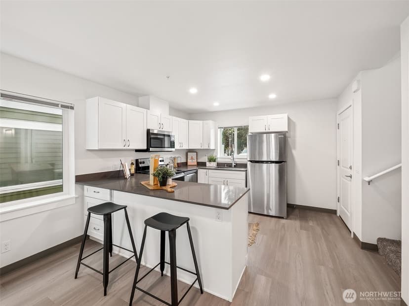 Property photo for 13813 32nd Lane S, Tukwila photo 7