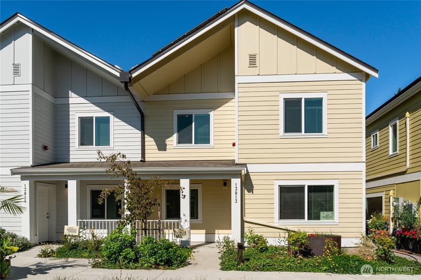 Property photo for 13813 32nd Lane S, Tukwila photo 2